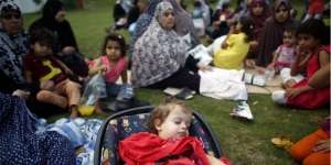 Serangan Israel Kian Brutal, Warga Palestina Mengungsi