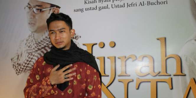 Minta Petunjuk Tuhan Sebelum Perankan Uje