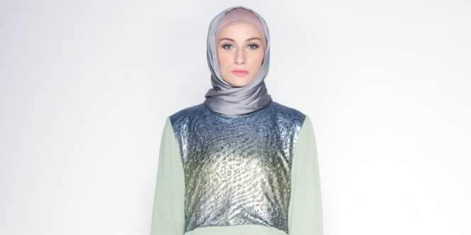 Mozline:  Tampil Elegan dengan Gamis Metalik