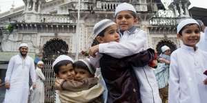 Tradisi Unik Lebaran di Negara Minoritas Muslim Dunia