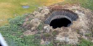 Menguak Isi Lubang Misterius di Ujung Utara Bumi