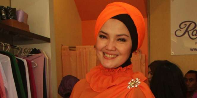 Ratih `Sang`: Fashion Cantik Saat Lebaran