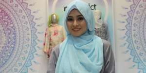 Tutorial Cantik dengan Hijab Shawl Sederhana
