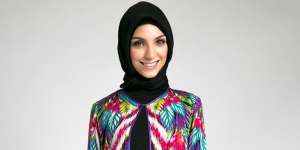 Hijabenka: Blazer Sutra Nan-Elegan