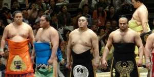 Osunaarashi, Pesumo Muslim Pertama Dunia