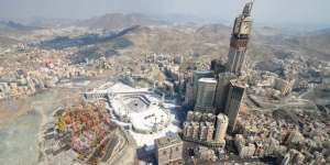 Menara Baru Masjidil Haram Rusak Sumber Air Zamzam?