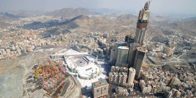 Menara Baru Masjidil Haram Rusak Sumber Air Zamzam?