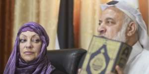 Mengharukan, Wanita Inggris Peluk Islam di Gaza