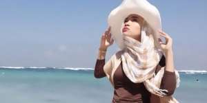 Gaya Simpel Febrian Nurvianti Saat Liburan