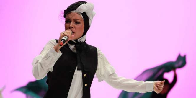 Dewi Sandra Jatuh Cinta Lagi