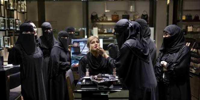 Wanita Saudi Korban Salon `Abal-abal`