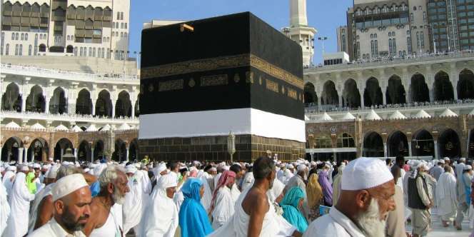 Petugas Dua Kota Suci Islam Dapat Bonus `Gaji Bahaya`