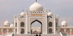 Wisata Keluarga Arab Terboros
