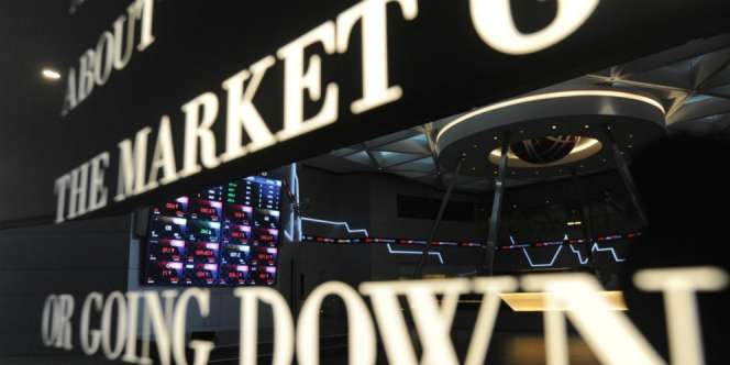 Pencari Untung Lengserkan Indeks Saham Syariah