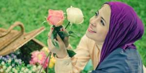 Risty Tagor Gugat Cerai Suami?