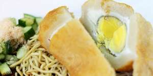Sensasi Makan `Kapal Selam` Khas Palembang
