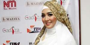 Prinsip Berbusana Si Cantik Nuri Maulida