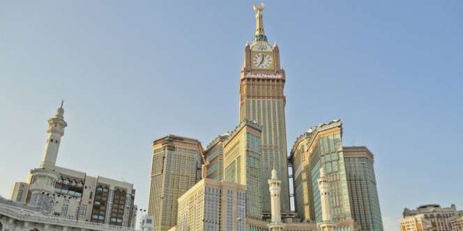 3 Negara Muslim Ini Punya Menara Jam Terindah di Dunia