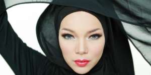Dewi Sandra Lebih Pilih Gaya Hijab Sesuai `Kata Hati`