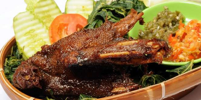 Tips `Usir` Bau Amis Daging Bebek 