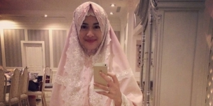 Ajarkan Anak Agama, Dian Sastro Makin Tekun Ibadah