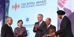 Pelopor Syariah Malaysia Sabet Penghargaan