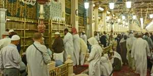 Tips Jitu Berdoa di Raudhah dan Makam Nabi