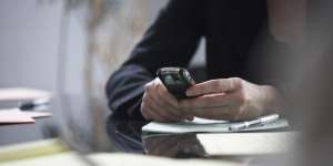 Dipenjara Gara-gara Telepon Mantan Pacar 21.807 Kali