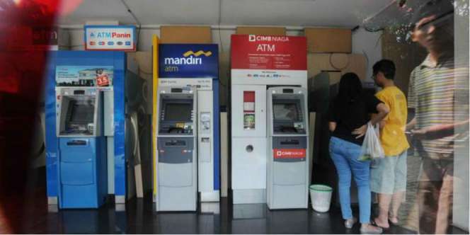 1 Oktober, Biaya Transaksi ATM Antar Bank Naik 50%