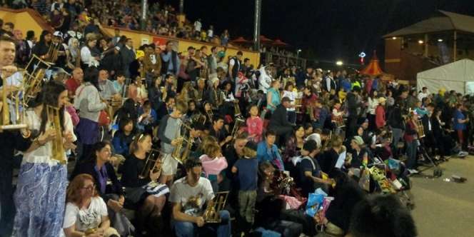 Rekor Dunia Bermain Angklung Pecah di Australia