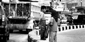 Kejujuran Bocah Penjual Tisu