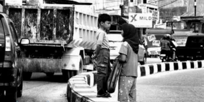 Kejujuran Bocah Penjual Tisu