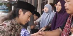 Cara Jadi Anggota DPRD `Gratis` ala Gus Bombong