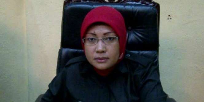 Suparmi, Hijaber Pertama Pimpin DPRD Kota Tangerang