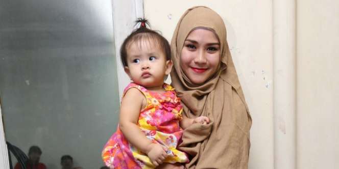 Film Hijab, Ajang Fashion Show Zaskia Mecca