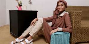 Manisnya Gaya Hijab Bintang `Aku, Kau dan KUA`