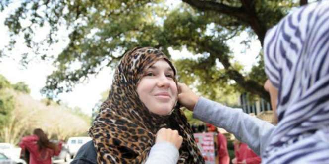 Ditantang Berhijab, Begini Reaksi Mahasiswi di Amerika