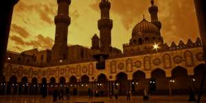 Diberi Gelar Doktor, Raja Saudi Renovasi Masjid Al Azhar