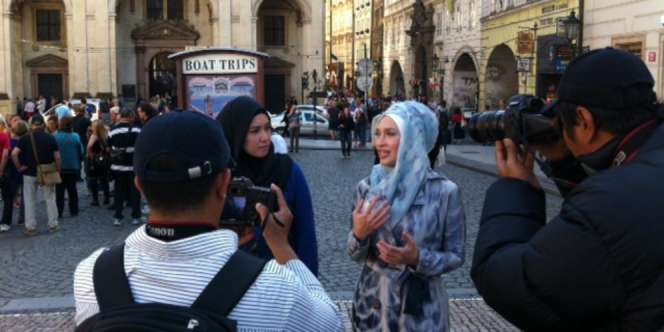 BHM: Kisah Hijab Traveller ke Penjuru Dunia