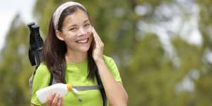 Ini Trik Saat Terpapar Sinar Terik Matahari