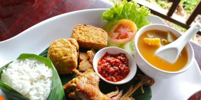 Warung Emak: Nikmati Nasi Bakar Paket Spesial