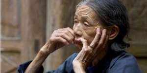 Nenek Pemungut Daun, Bershalawat di Setiap Lembar Daun