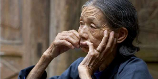 Nenek Pemungut Daun, Bershalawat di Setiap Lembar Daun