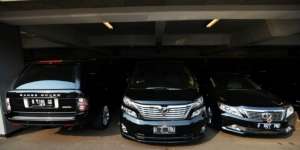 Barisan Mobil Mewah Anggota DPR Terpilih