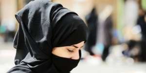 Wanita Sabar Calon Penghuni Surga