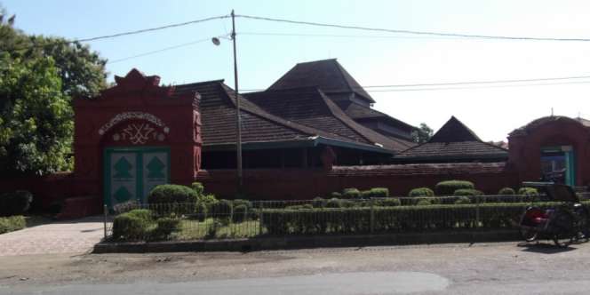 Sang Cipta Rasa: Masjid Berlegenda `Azan Pitu`
