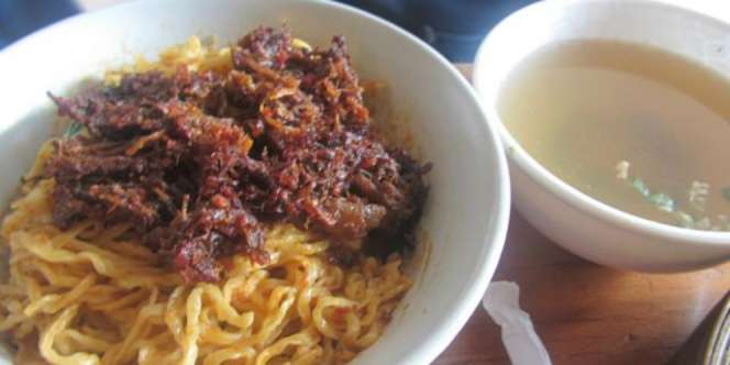  Mangkok Ayam: Bakmi Rendang Rasa `Nendang`