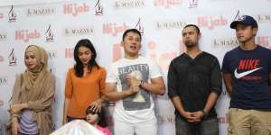 Kontroversi Bukan Cara Hanung Bramantyo Tarik Penonton