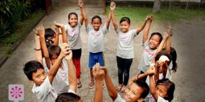 Kala YAB Merangkul Anak-anak Terlantar Lombok