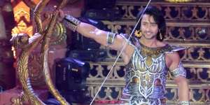 Pesona `Arjuna`, Aktor Mahabarata Penyayang Ibunda